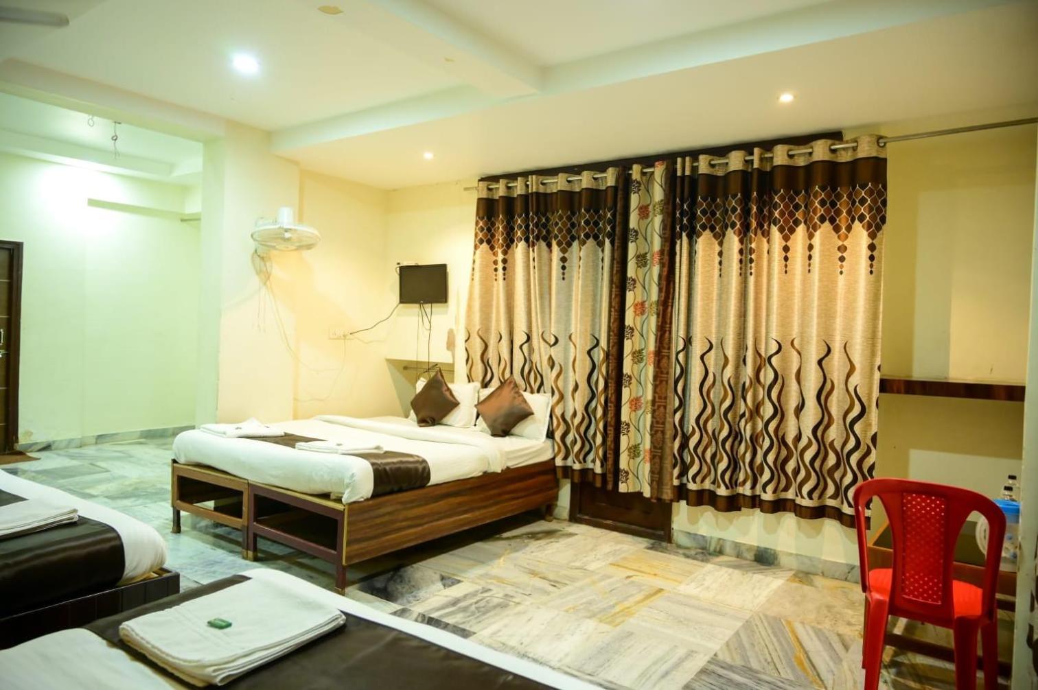 שירדי Hotel Sachidanand מראה חיצוני תמונה
