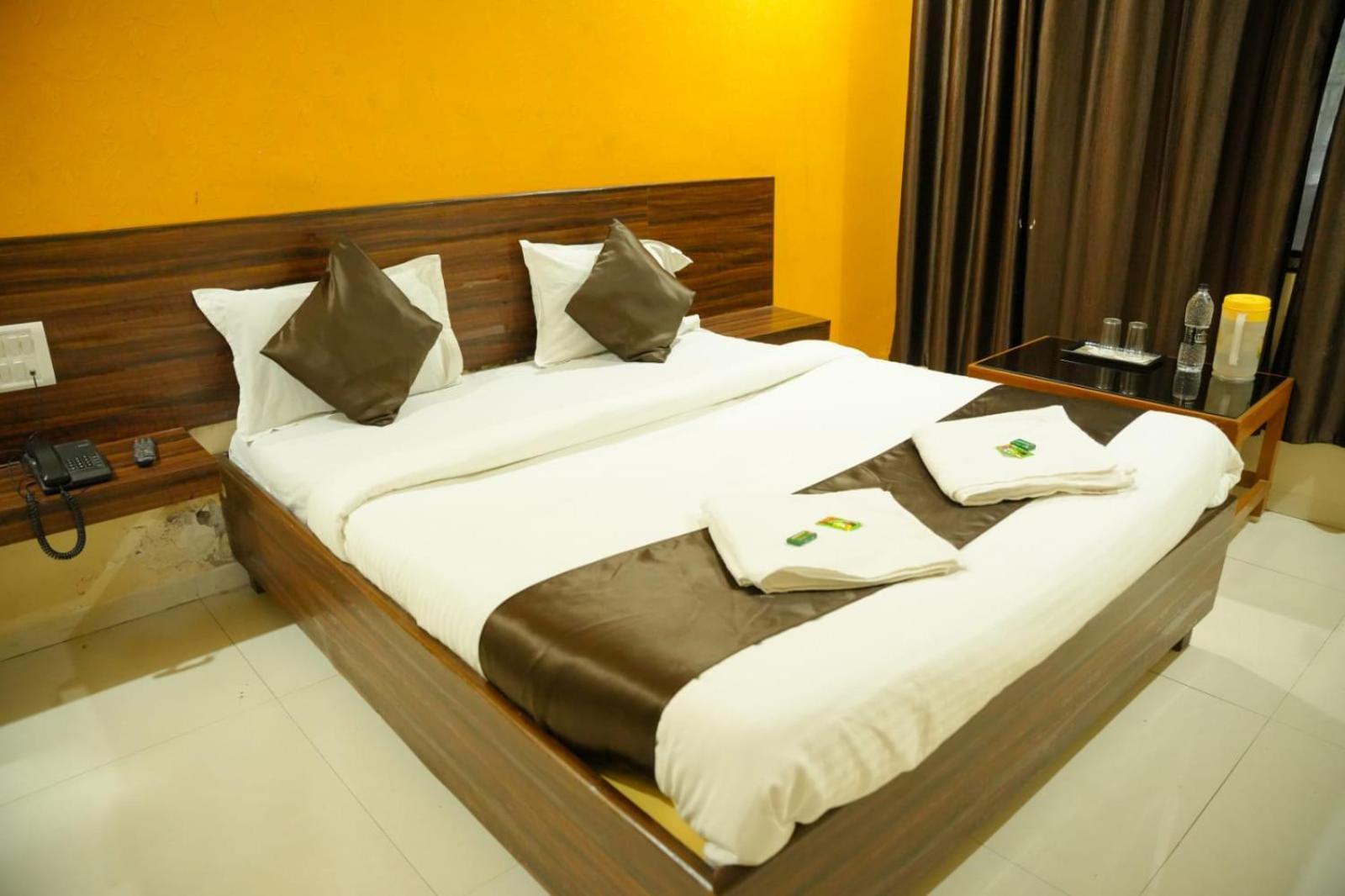 שירדי Hotel Sachidanand מראה חיצוני תמונה