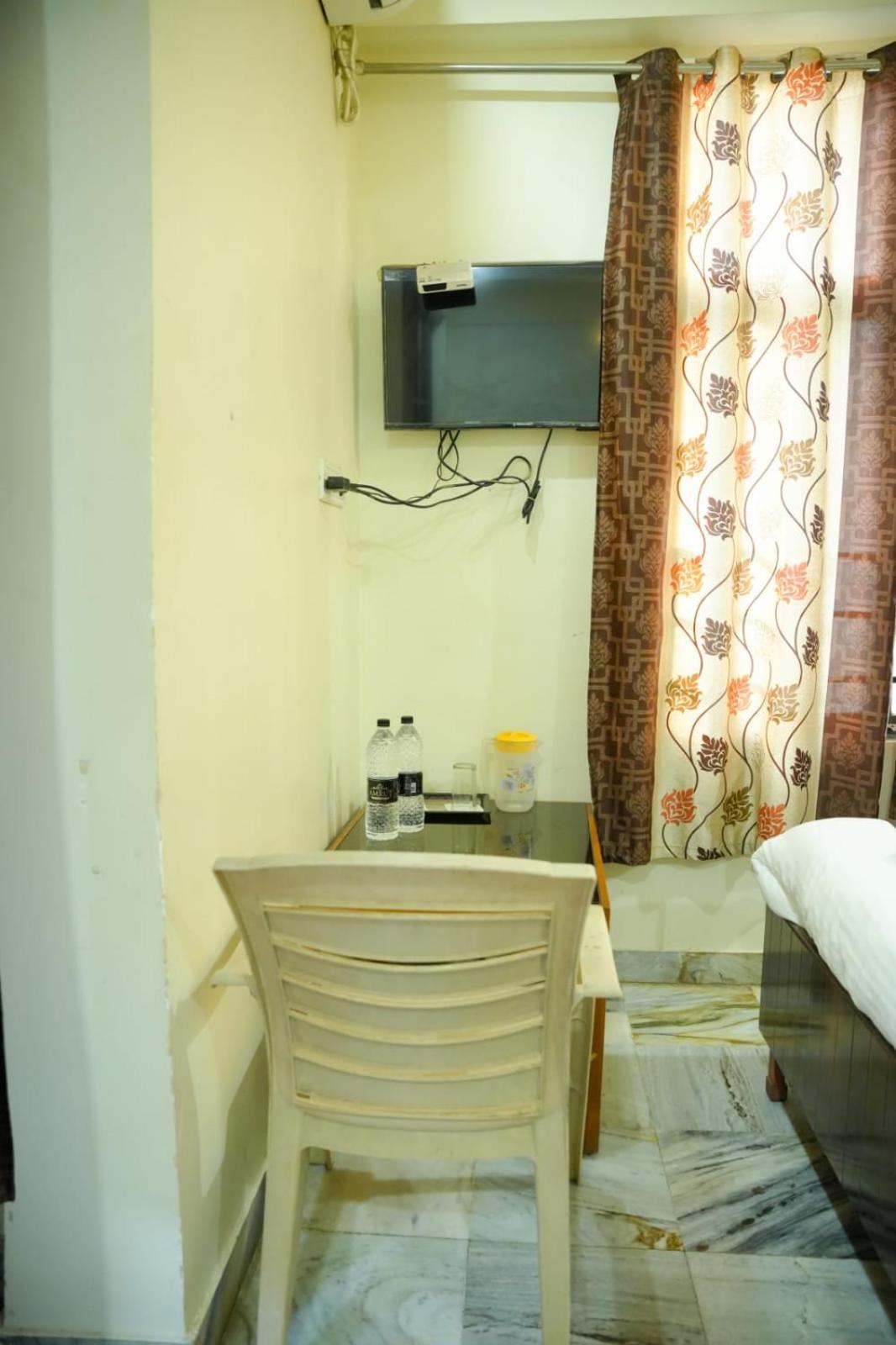 שירדי Hotel Sachidanand מראה חיצוני תמונה