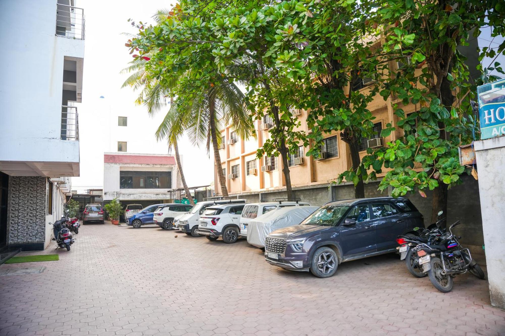 שירדי Hotel Sachidanand מראה חיצוני תמונה