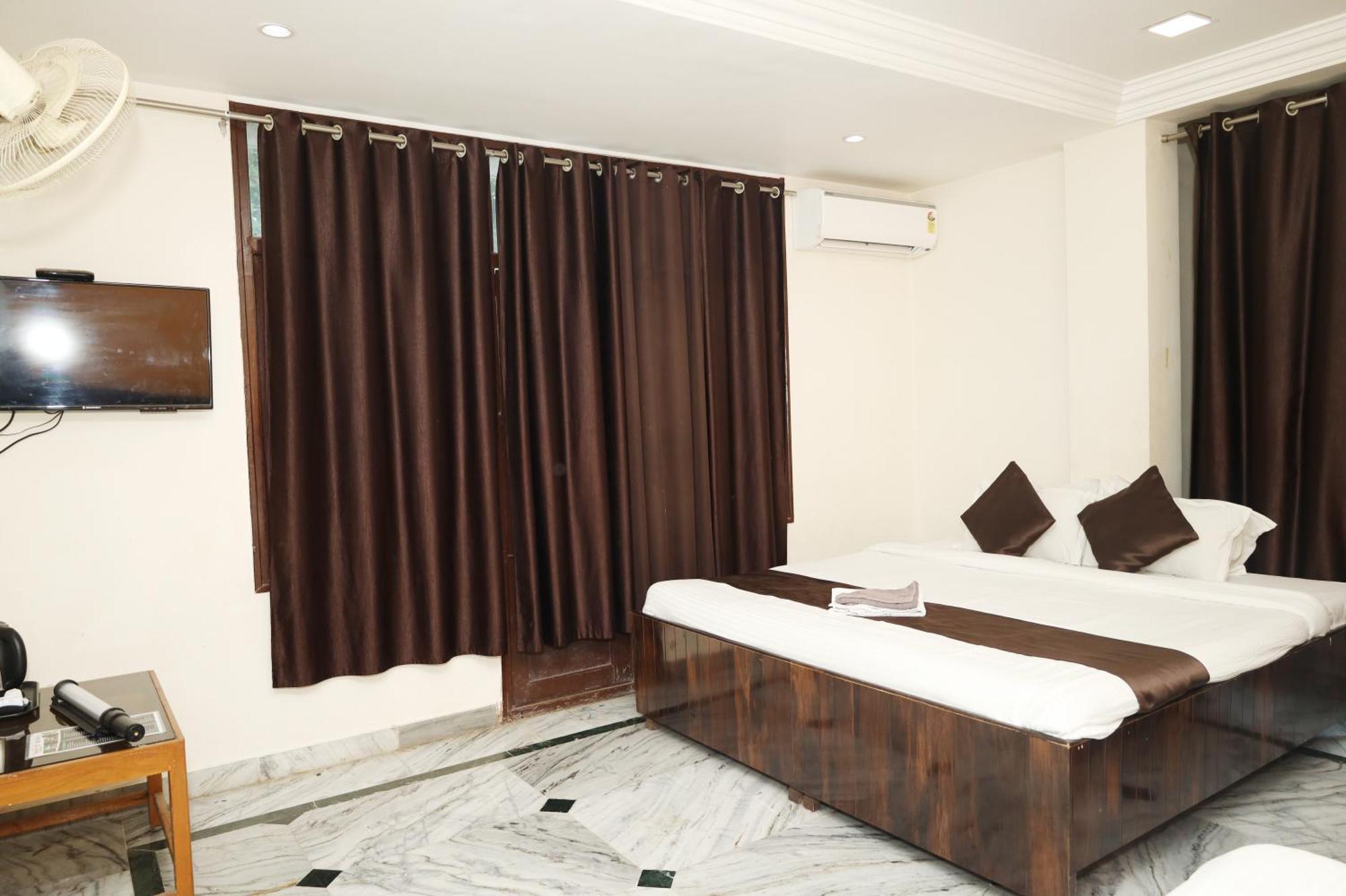 שירדי Hotel Sachidanand מראה חיצוני תמונה