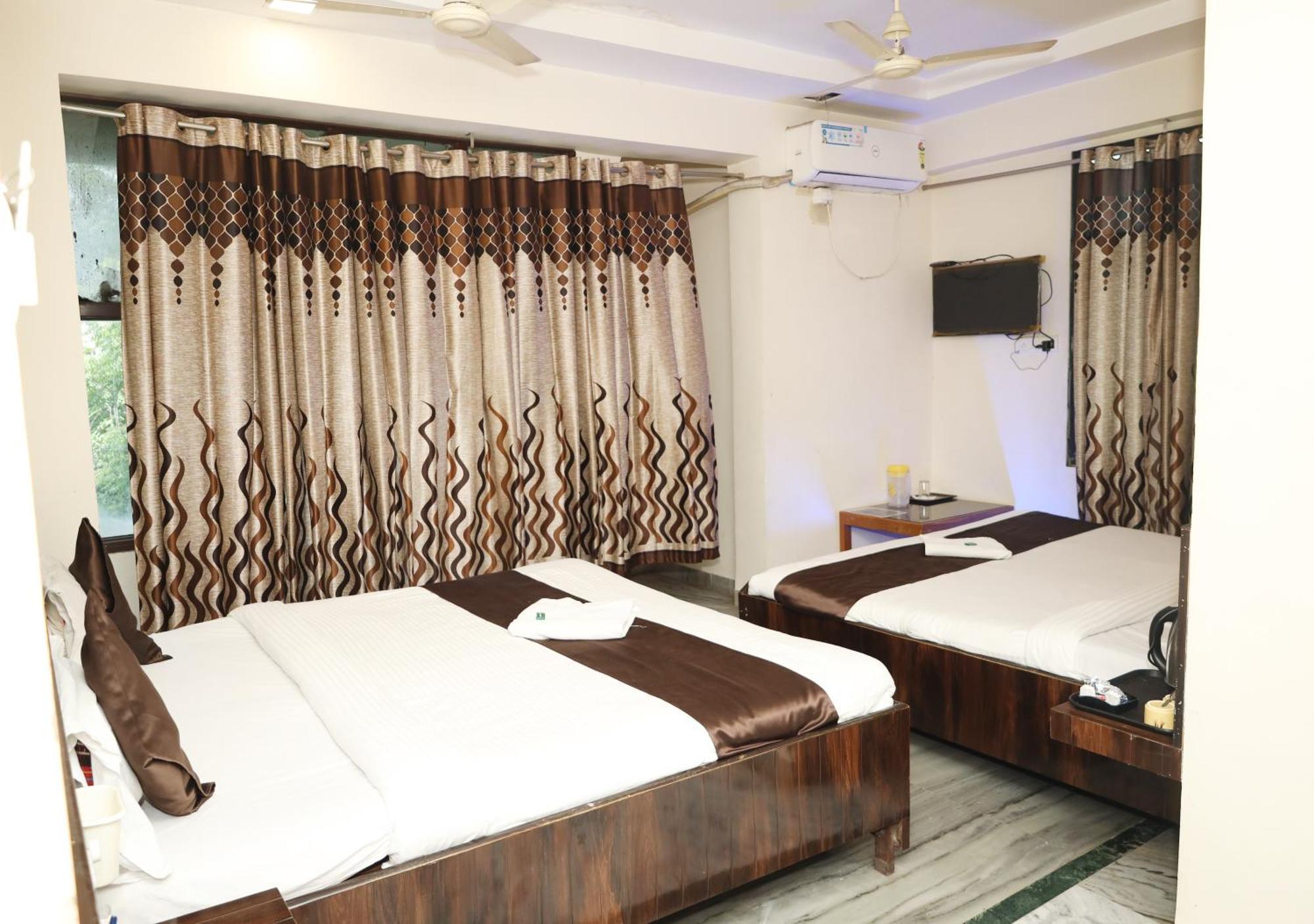 שירדי Hotel Sachidanand מראה חיצוני תמונה