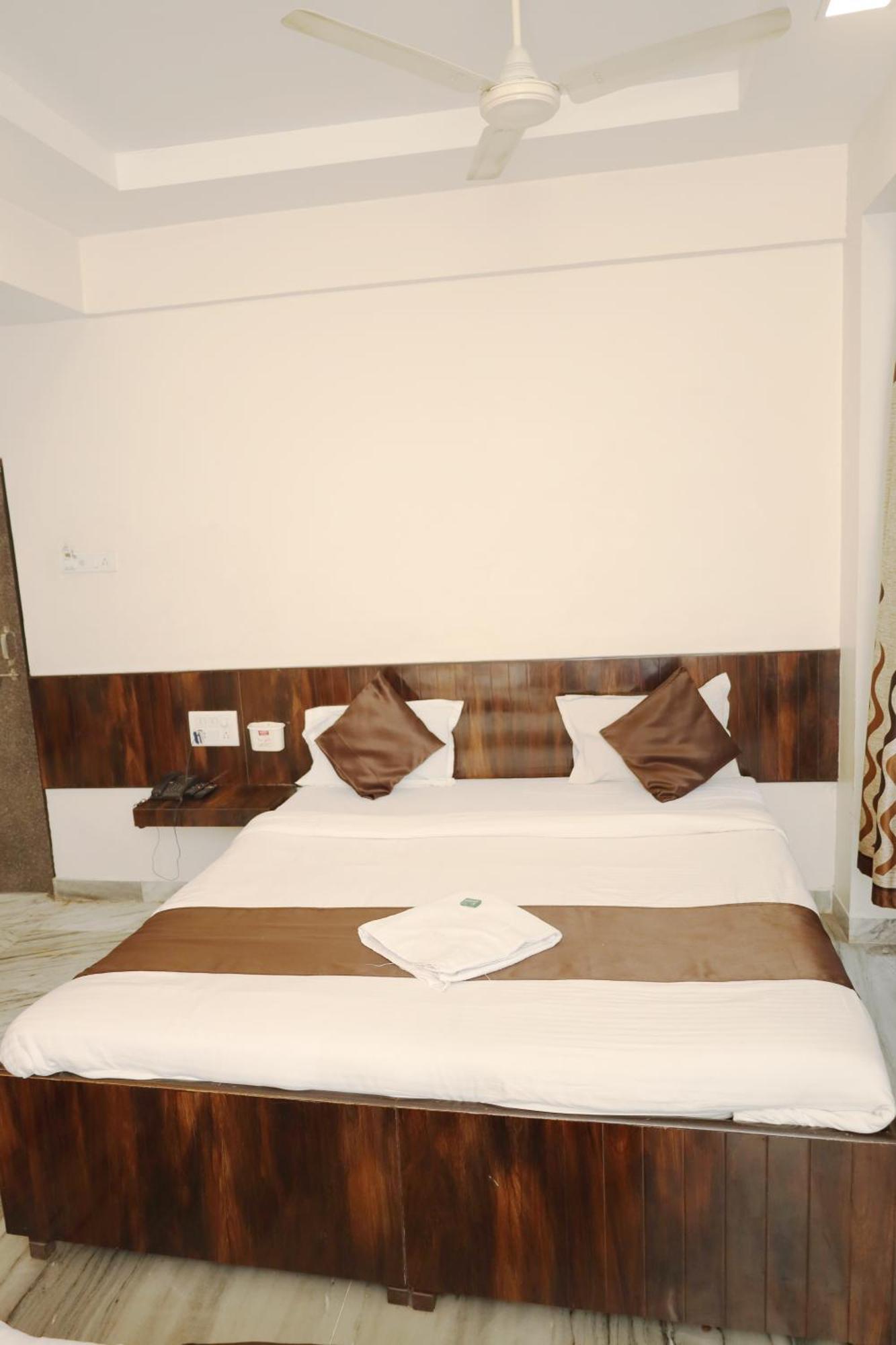 שירדי Hotel Sachidanand מראה חיצוני תמונה